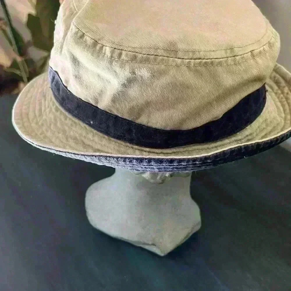 THE NORTH FACE Khaki Bucket Hat with Blue Trim band. Size M .